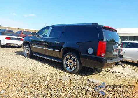 2008 Cadillac Escalade Esv Standard z USA, uszkodzony, nr VIN 1GYFC66878R198644